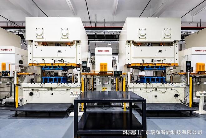 乐鱼官网首页入口-平移机械手：高效自动化搬运的精致选择